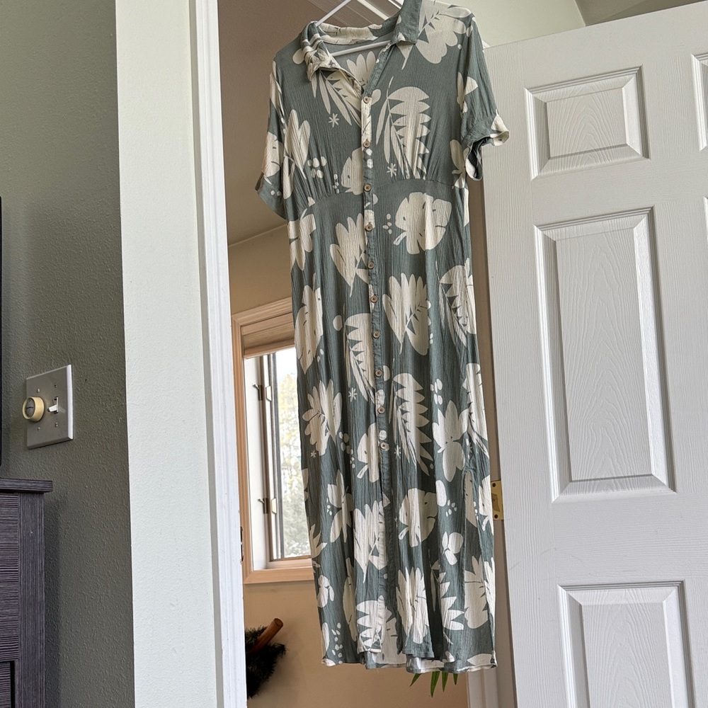 O'Neill Floral Button-Up Midi Dress in Green and Cream